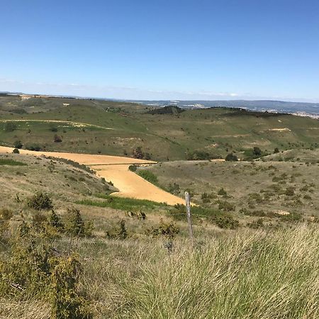 Ma Caravane Dans Les Collines Villeneuve-la-Comptal Exteriör bild