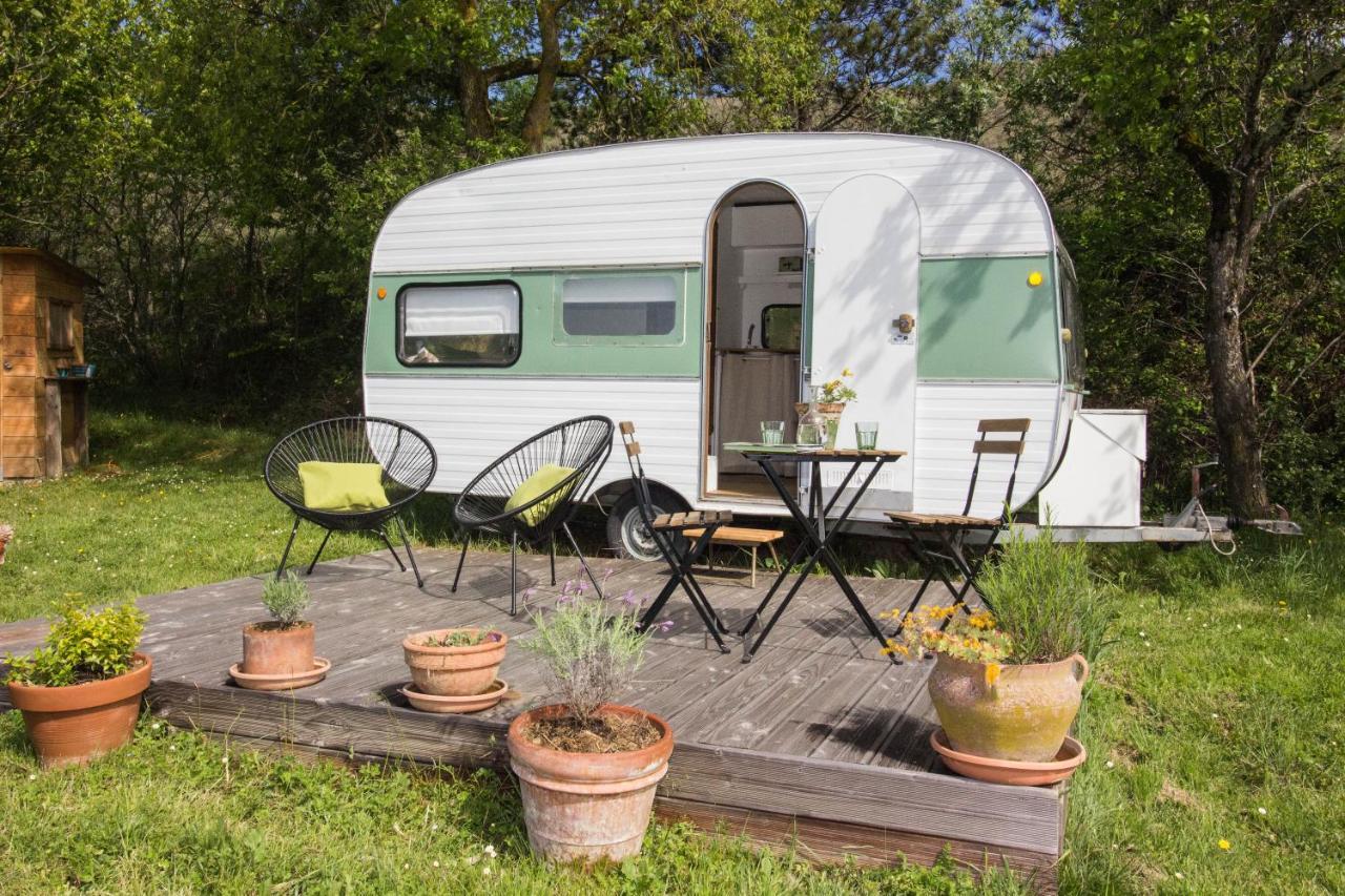Ma Caravane Dans Les Collines Villeneuve-la-Comptal Exteriör bild
